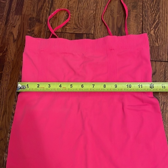 🔥2/$15 Guess Nylon Tank Top - Picture 7 of 11